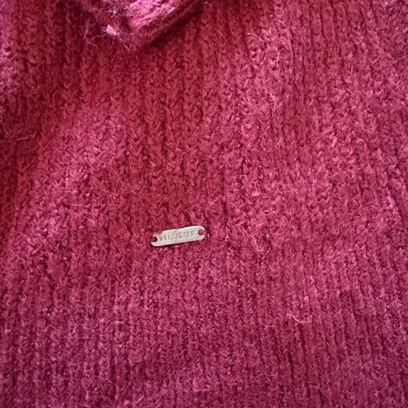 Hollister Rich Burgundy Turtleneck Sweater - Picture 2 of 4